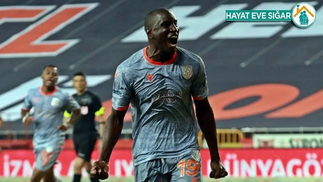 Başakşehir'de Demba Ba'nın sözleşmesi feshedildi