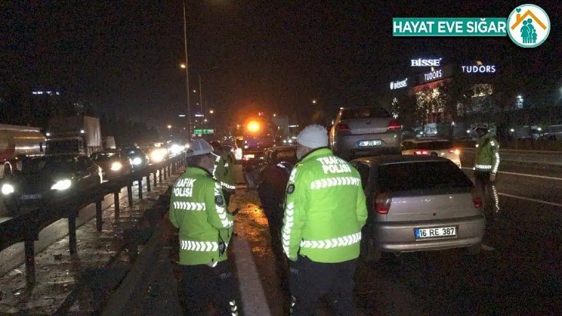 Basın Ekspres yolunda zincirleme kaza: 1'i ağır 3 yaralı