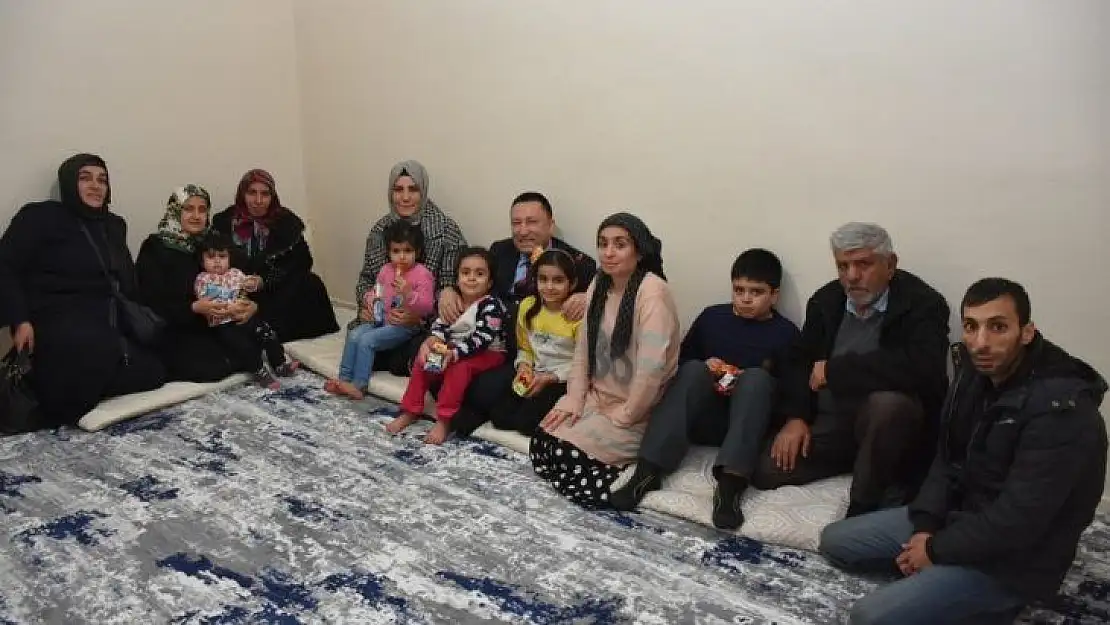 Başkan Beyoğlu yeni yıla girilirken yetimlerin yüzünü güldürdü