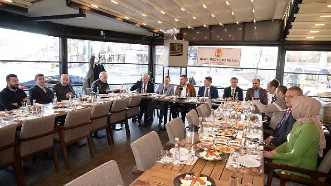 Başkan Çetin gazetecilerle kahvaltıda buluştu