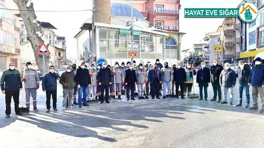 Başkan Çınar,  kar küreme çalışmalarını inceledi