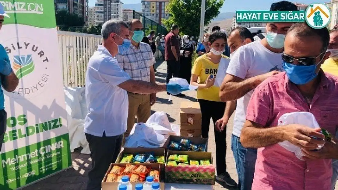 Başkan Çınar, YKS' ye giren öğrencileri yalnız bırakmadı
