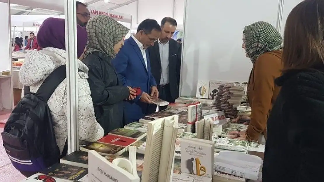 Başkan Dağtekin, kitap günlerini ziyaret etti