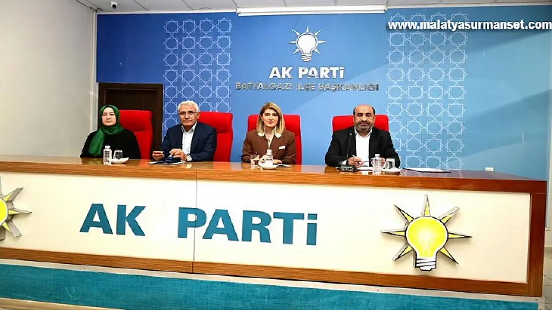 Başkan Güder AK Parti Mahalle Başkanlarıyla Bir Araya Geldi