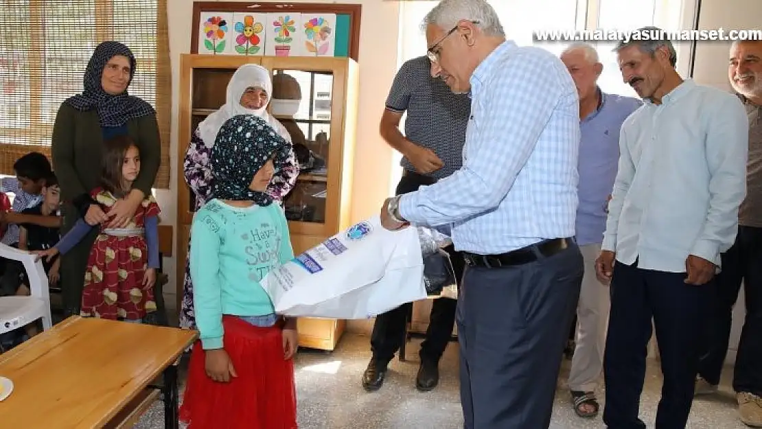 Başkan Güder'den minik kalplere bayram hediyesi