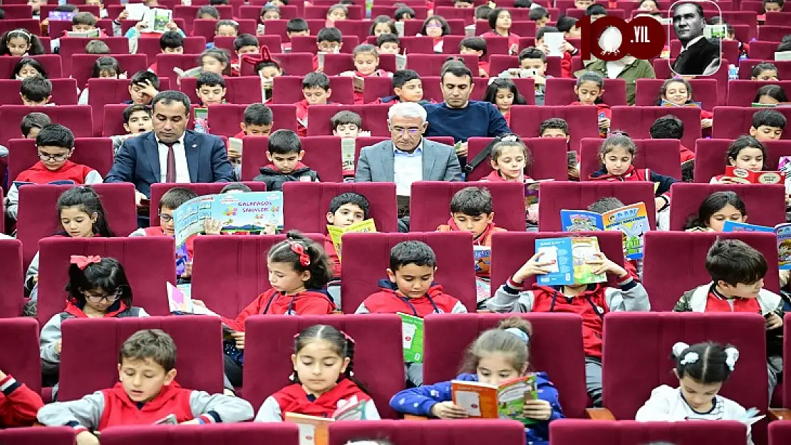 Başkan Güder, Dünya Çocuk Kitapları Haftası Kapsamında Öğrencilerle Birlikte Kitap Okudu