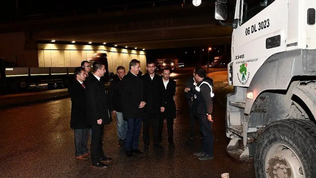 Başkan Köse'den gece mesaisi