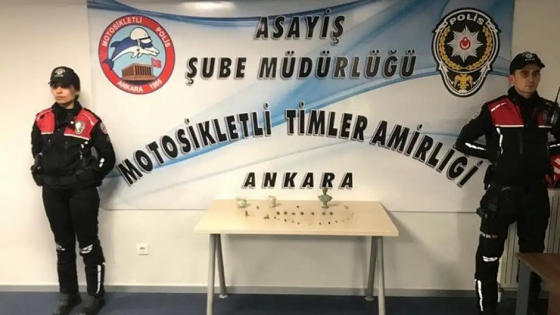 Başkent'te 2200 gram uyuşturucu ve 45 adet tarihi eser yakalandı