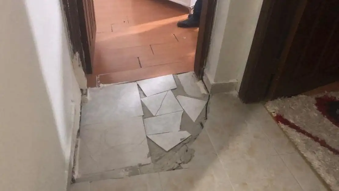Başkent'te bodrum katında çökme olan bina tahliye edildi
