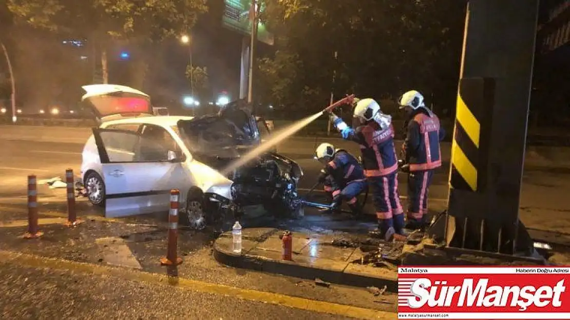 Başkent'te yön levhasına çarpan otomobil alev aldı