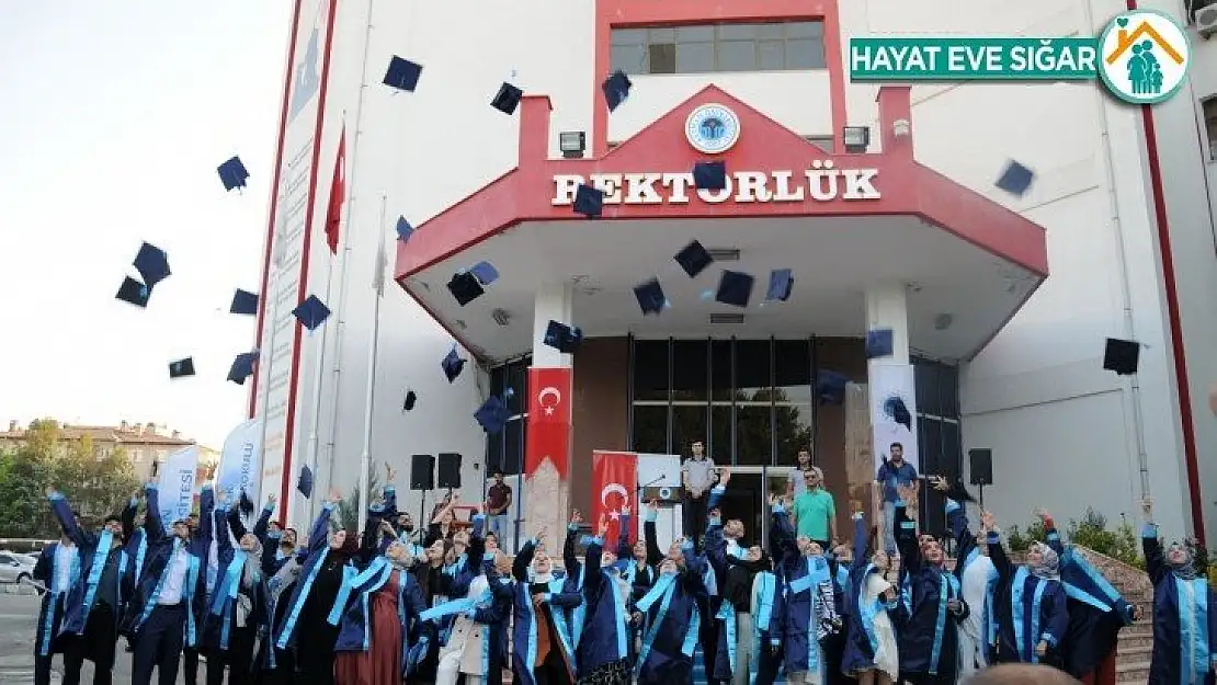 Batman Üniversitesin 'de öğrencilerin mezuniyet heyecanı