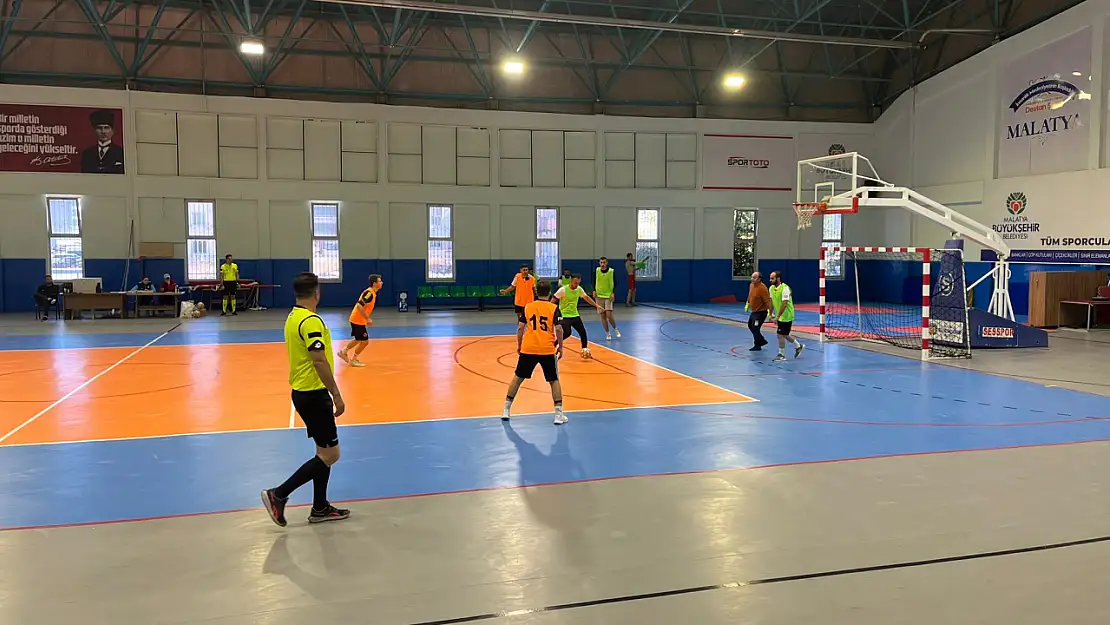 Battalgazi'de 29 Ekim'e Özel Futsal Turnuvası Başladı