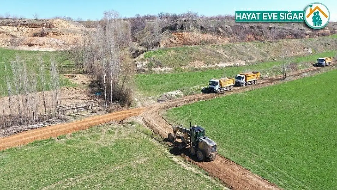 Batuhan'ın okul yolu asfaltlanıyor