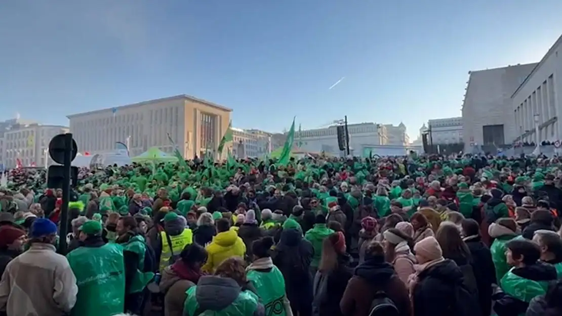 Belçika'da emekli maaşı kesintileri protesto edildi