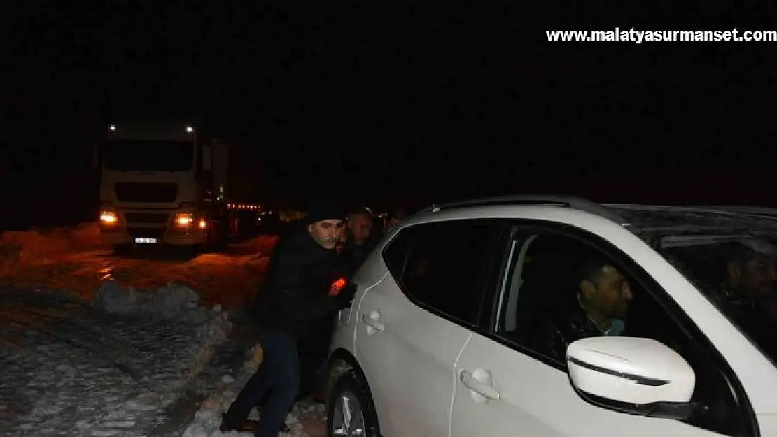 Besni Belediyesi karla mücadeleye devam ediyor