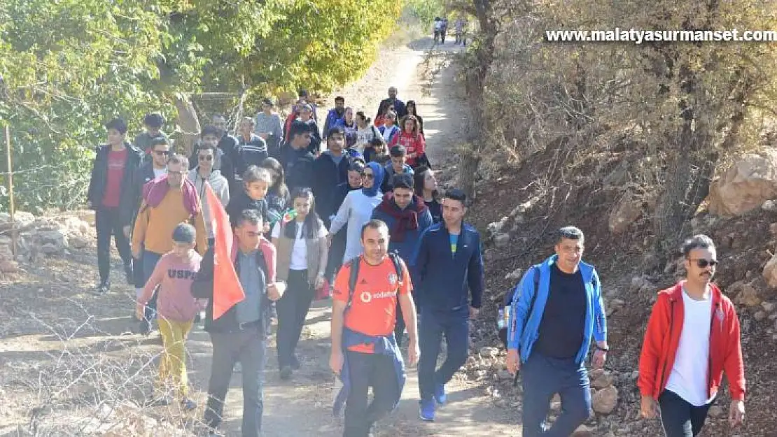 Besni'de doğa yürüyüşü gerçekleştirildi