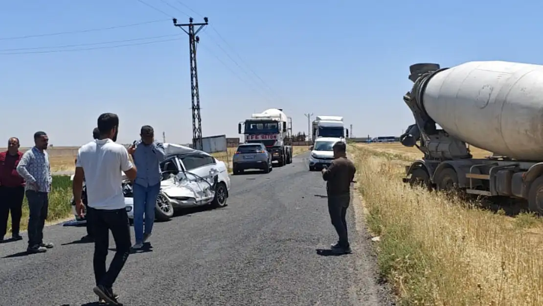 Beton Mikseriyle Otomobil Çarpıştı İki Kişi Hayatını Kaybetti