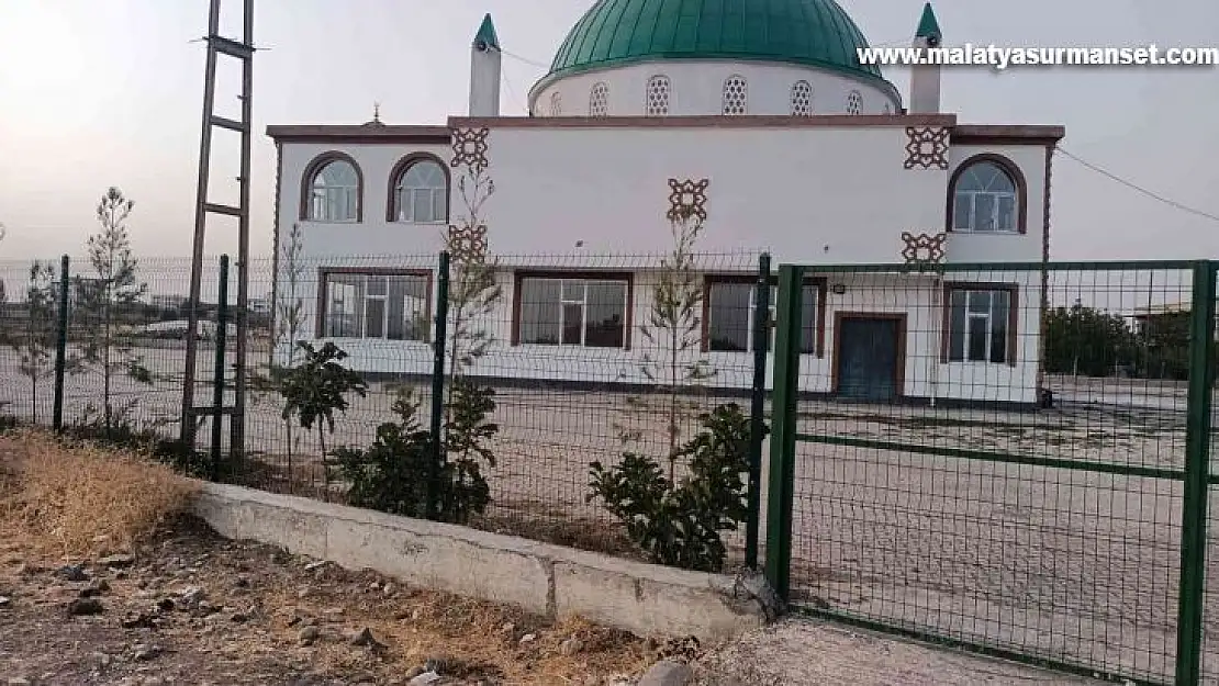 Beyoğlu'ndan kırsal mahallenin cami ve yas evine destek