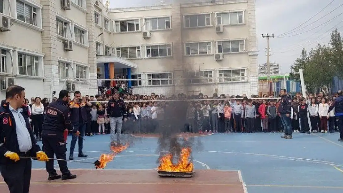 Bilnet Okullarında gerçeği aratmayan deprem ve yangın tatbikatı