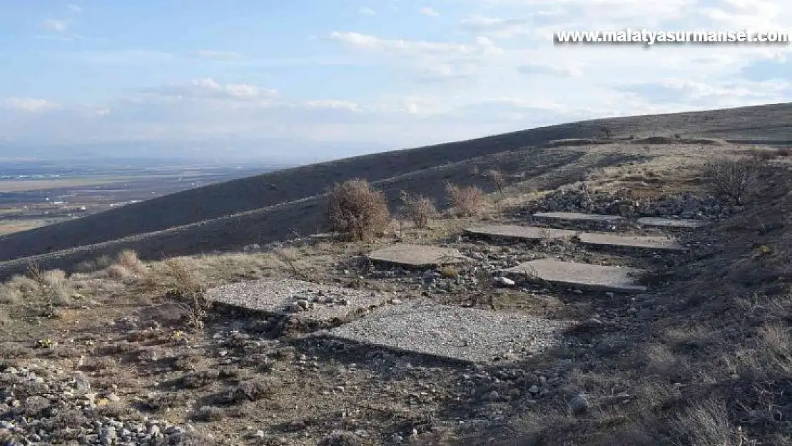 Bin 200 metre rakımdaki betonla kapatılan petrol kuyuları şaşırtıyor