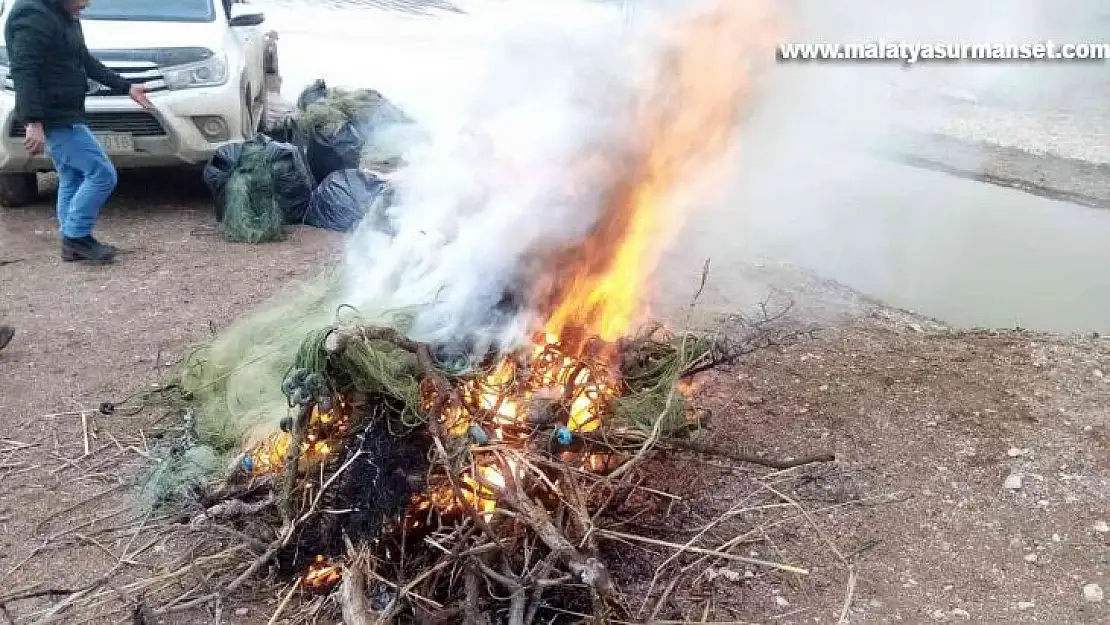 Bin 500 metre ağ yakıldı