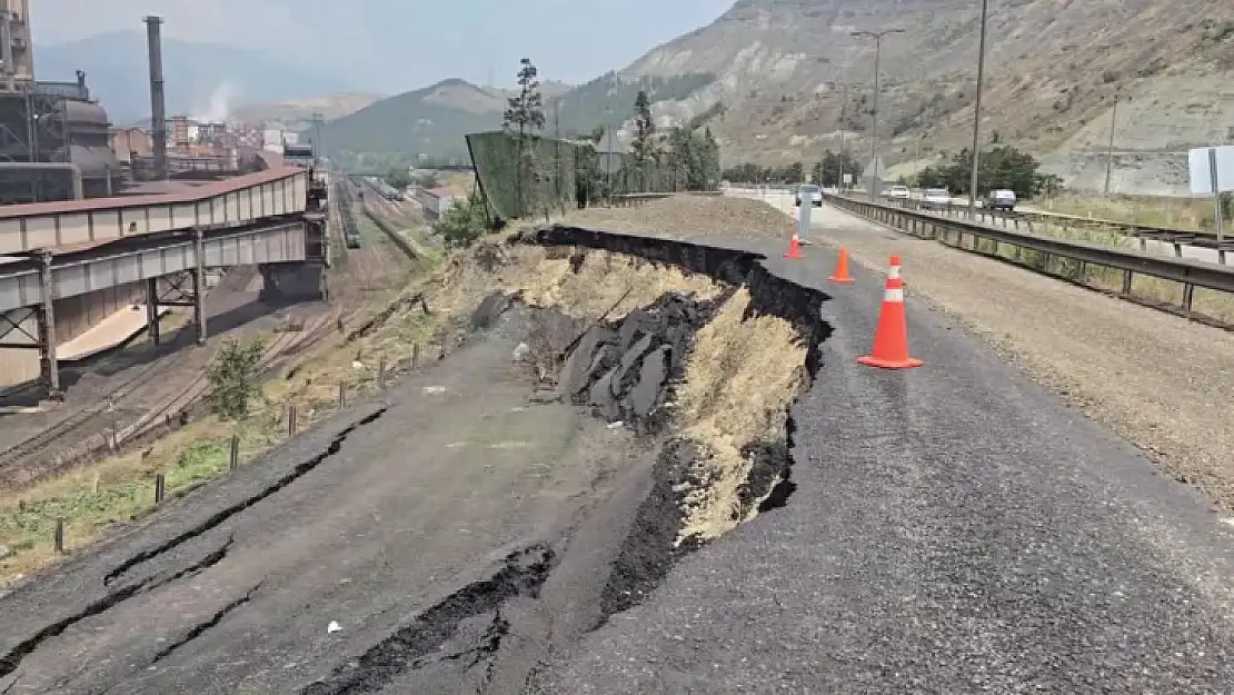 Bir bölümü çöken kara yolunda çalışma başlatıldı