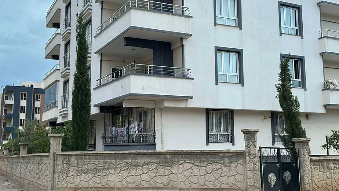 Birinci Kattan Düşen 1 Yaşındaki Bebek Hayatını Kaybetti