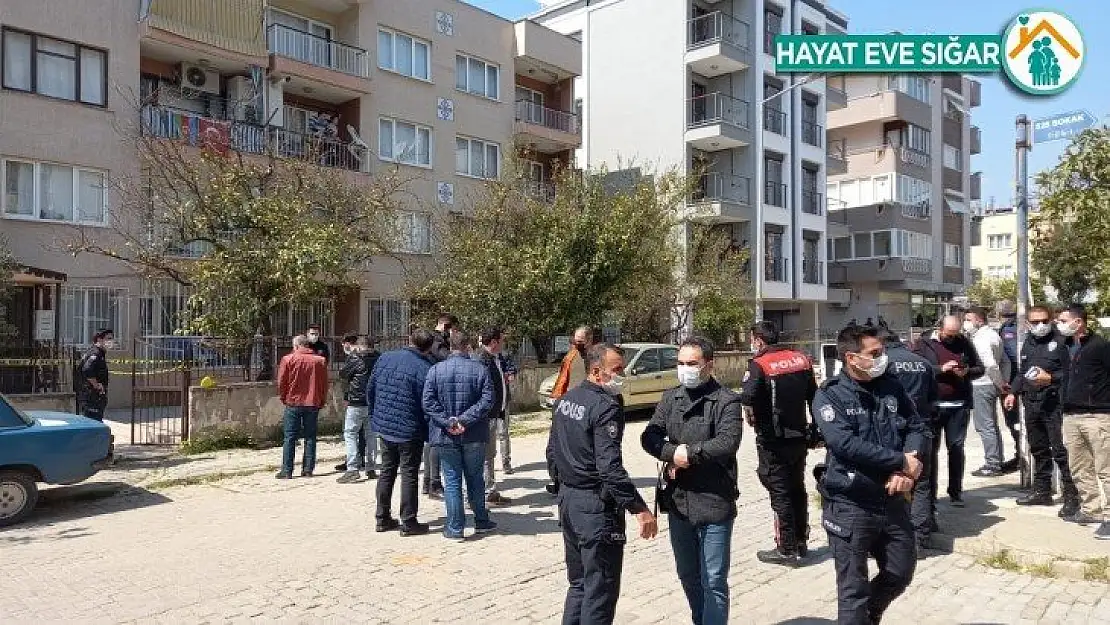 Birlikte yaşadığı kadını kurşunlayıp aynı silahla kendini vurdu