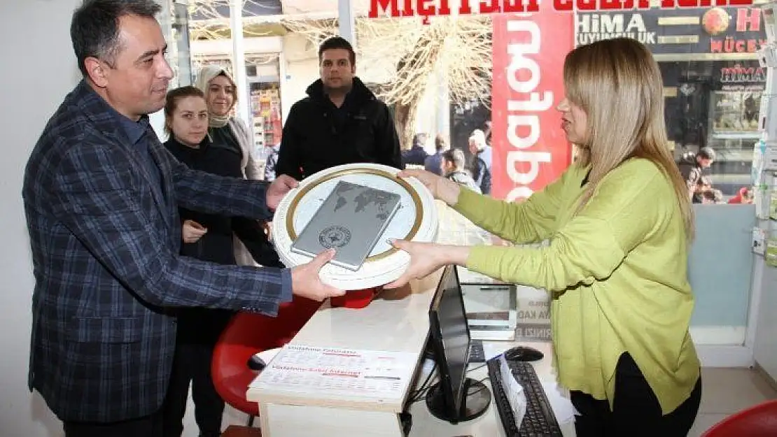 Bismil Belediyesi'nden esnafa yeni yıl hediyesi