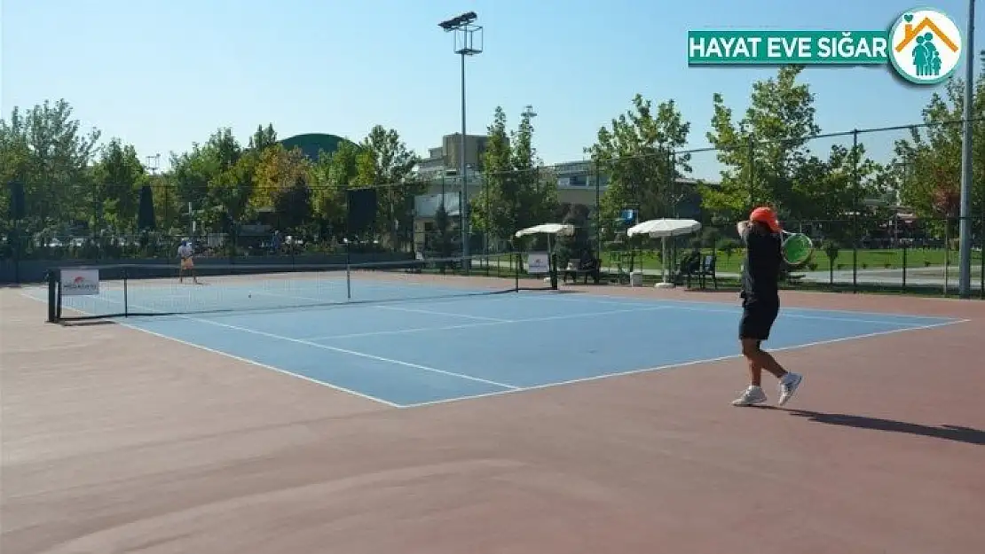 Bölge Tenis turnuvası çekişmeli geçti