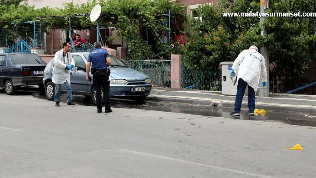 Boşandığı eşi ve arkadaşına sokak ortasında kurşun yağdıran şahıs: 'Niyetim vurmak değildi'