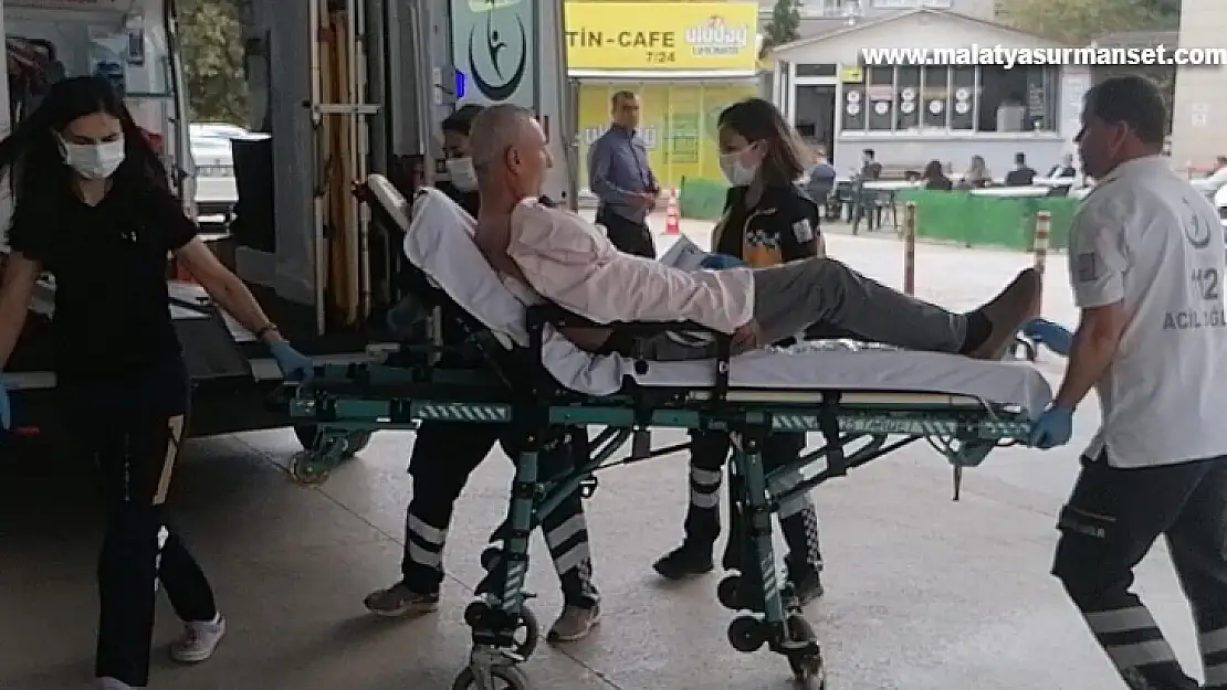 dedikodu kavgasında arkadaşını bıçakladı