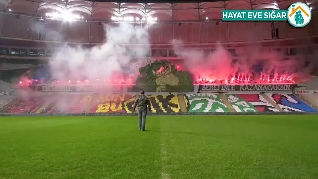 Bursaspor taraftarından muhteşem koreografi