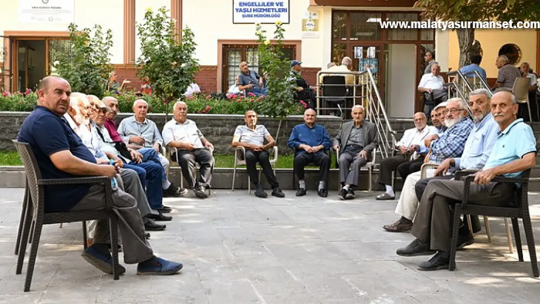 Büyükşehir Baş Tacı Yaşlılarını Unutmuyor