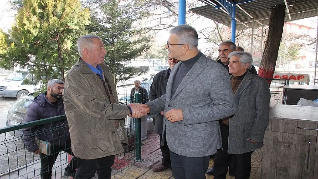 Büyükşehir Belediyesi Bağımsız Adayı Prof. Dr. Gezer, Yazıhan'ı Ziyaret Etti