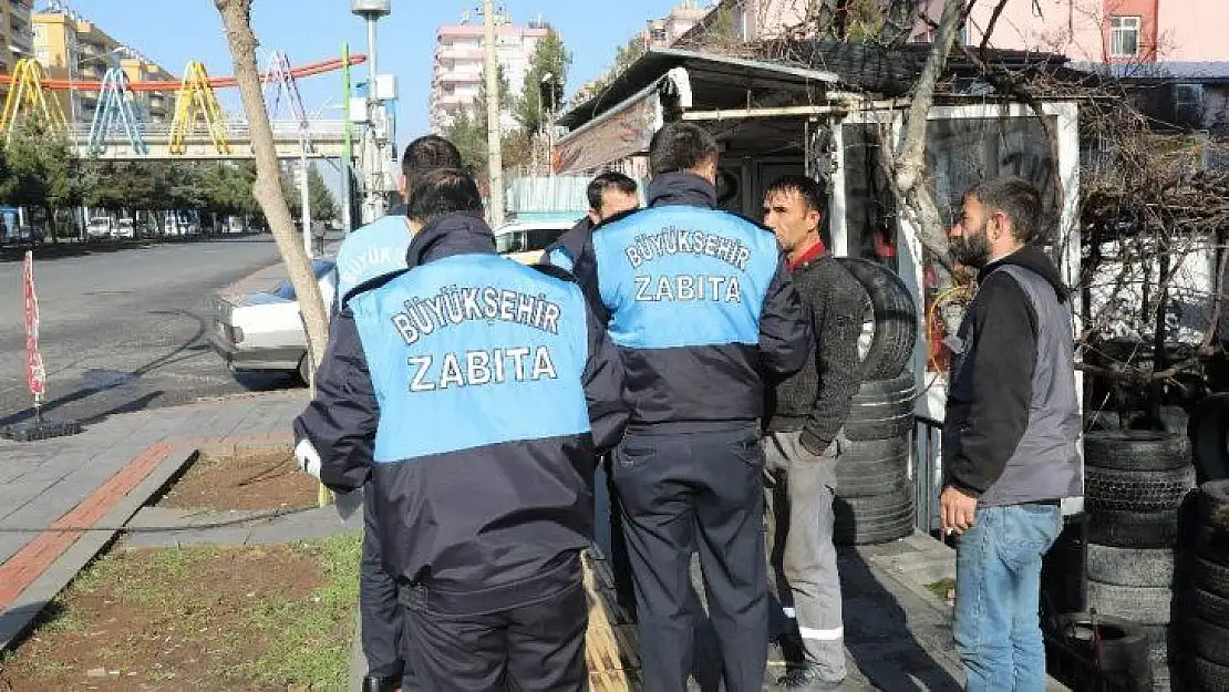 Büyükşehir Belediyesi'nden kaldırım işgali denetimi