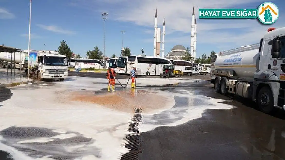 Büyükşehir Belediyesi Otogar'da A'dan Z'ye temizlik çalışması yürüttü