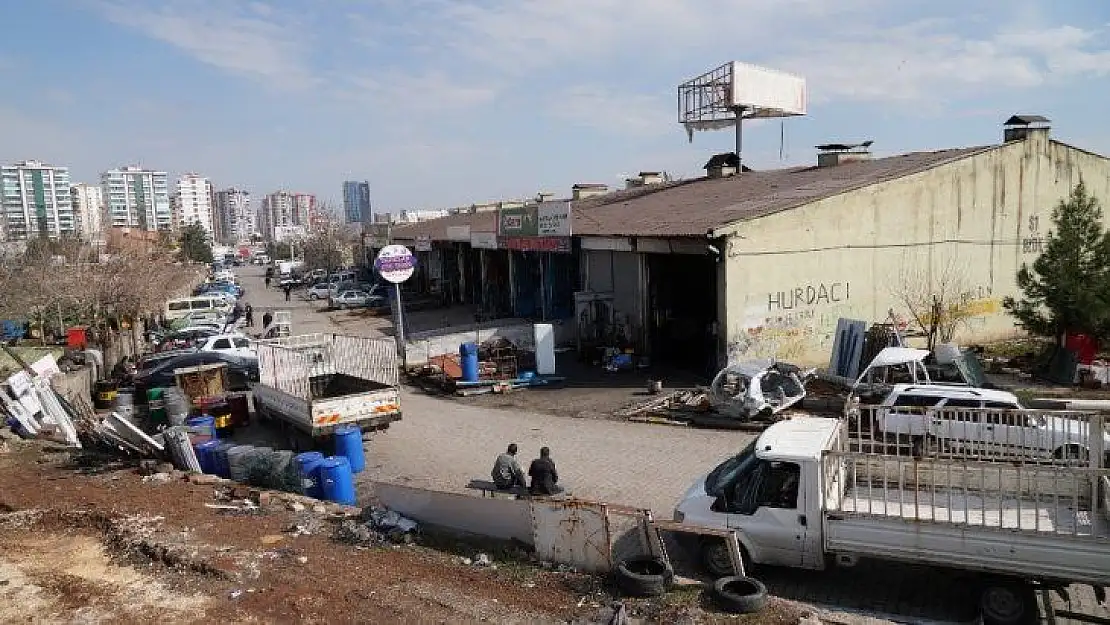 Büyükşehir Belediyesi sanayi sitelerinde hizmet etmeye devam ediyor