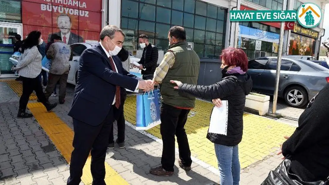 Büyükşehirden Ankaralılara ücretsiz maske dağıtımı