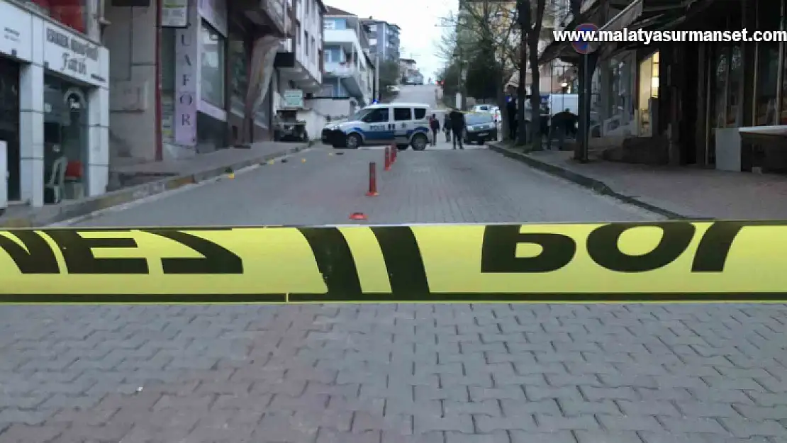 Cadde ortasında korkunç cinayet: Berbere iş yerinin önünde defalarca ateş ettiler