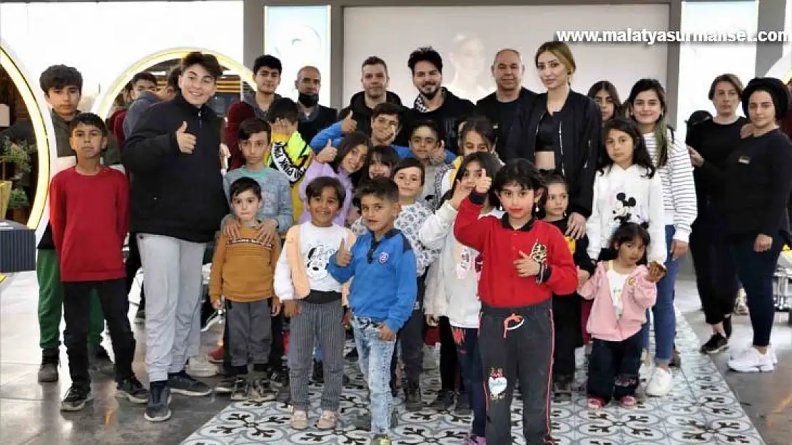 Çadır kentte kalan çocuklar tıraş edildi, cilt bakımları yapıldı