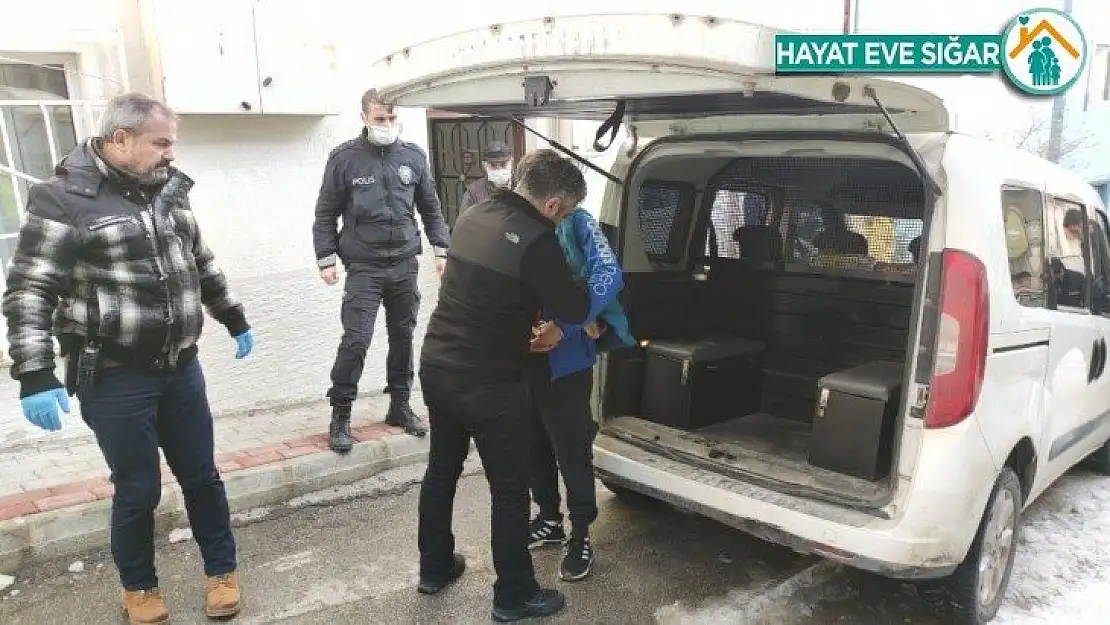 Çaldıkları otomobille hırsızlık yaptılar