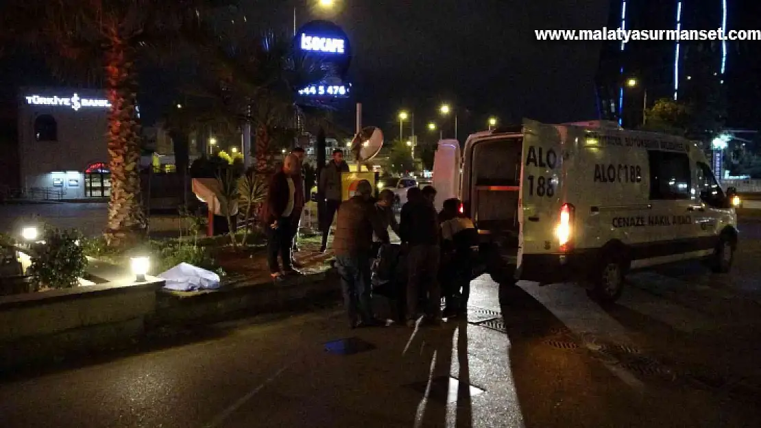 Çalışmak için Antalya'ya geldi, arkadaşlarını beklerken hayatını kaybetti