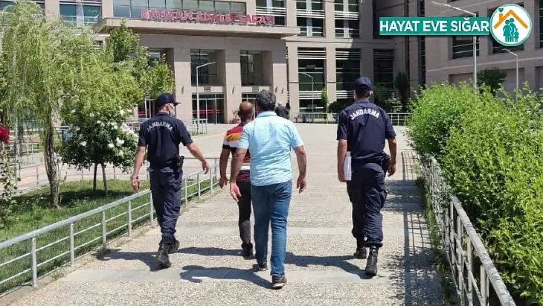 Çalıştıkları şirkette hırsızlık yaptılar