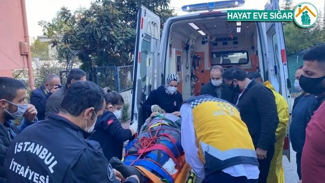 Çatıdan düşen adamı kurtarmak için mahalleli seferber oldu