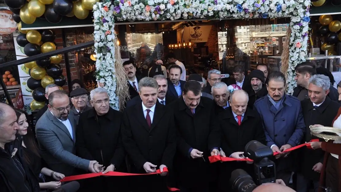Cemil Bey Kahvecisi  Malatyalılarla Buluştu