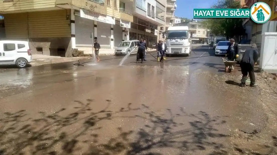 Çermik'te cadde ve sokaklar dezenfekte edildi