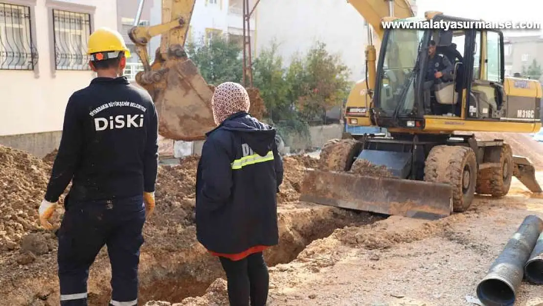 Çermik'te yeni yerleşim yerlerine altyapı hattı döşeniyor