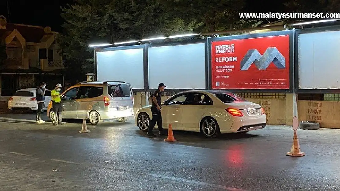 Çeşme polisinden sıkı denetim