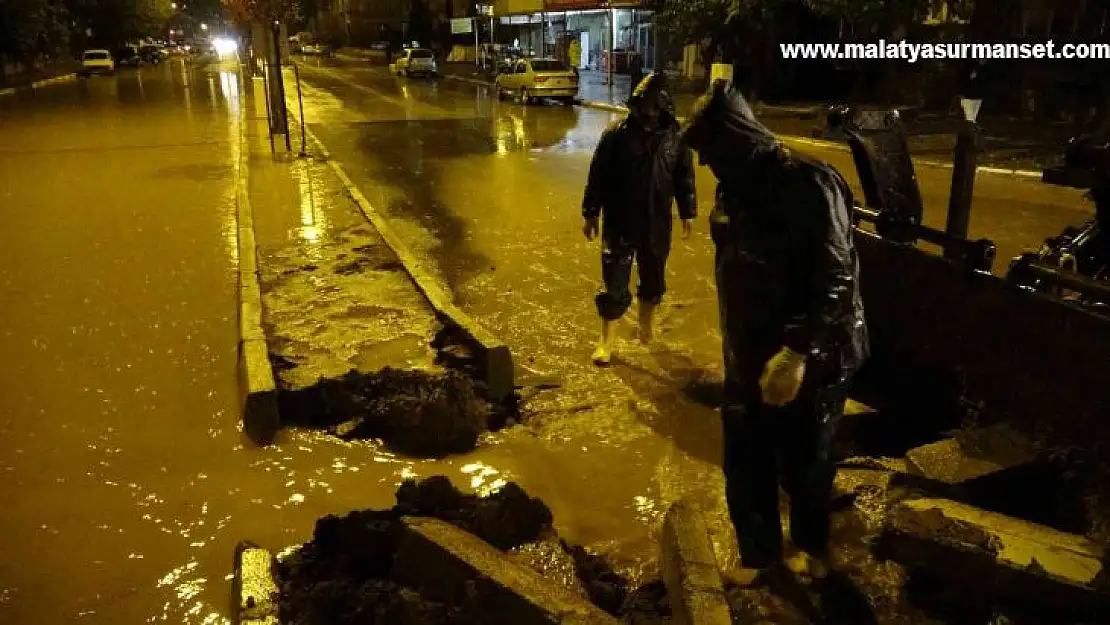 Çevre yolları sular altında kaldı